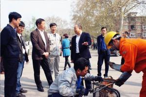 安化集團(tuán)公司開展學(xué)雷鋒志愿服務(wù)活動(dòng)