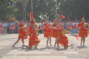 安化集團(tuán)公司第三十一屆“振興杯”五一運(yùn)動(dòng)會(huì)開幕式剪影（二）